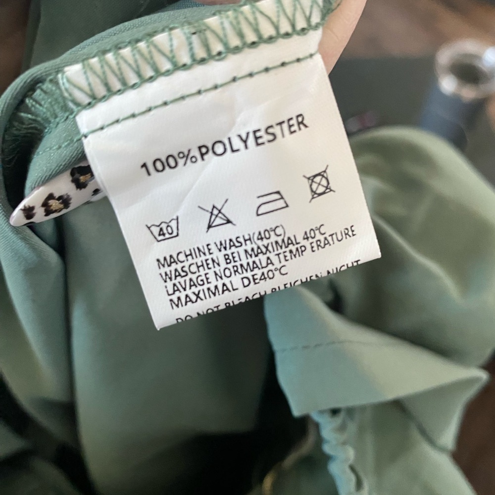 Stylish Green Jumpsuit NWOT - Picture 6 of 6